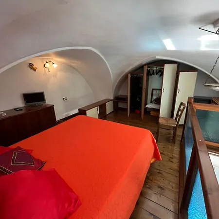 Apartment Il Ponte Di Vetro House